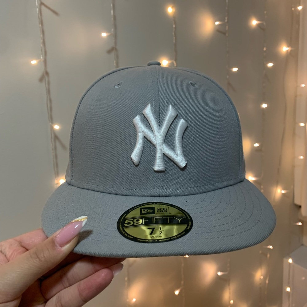 Yankees 59 Fifty Grey Fitted Hat